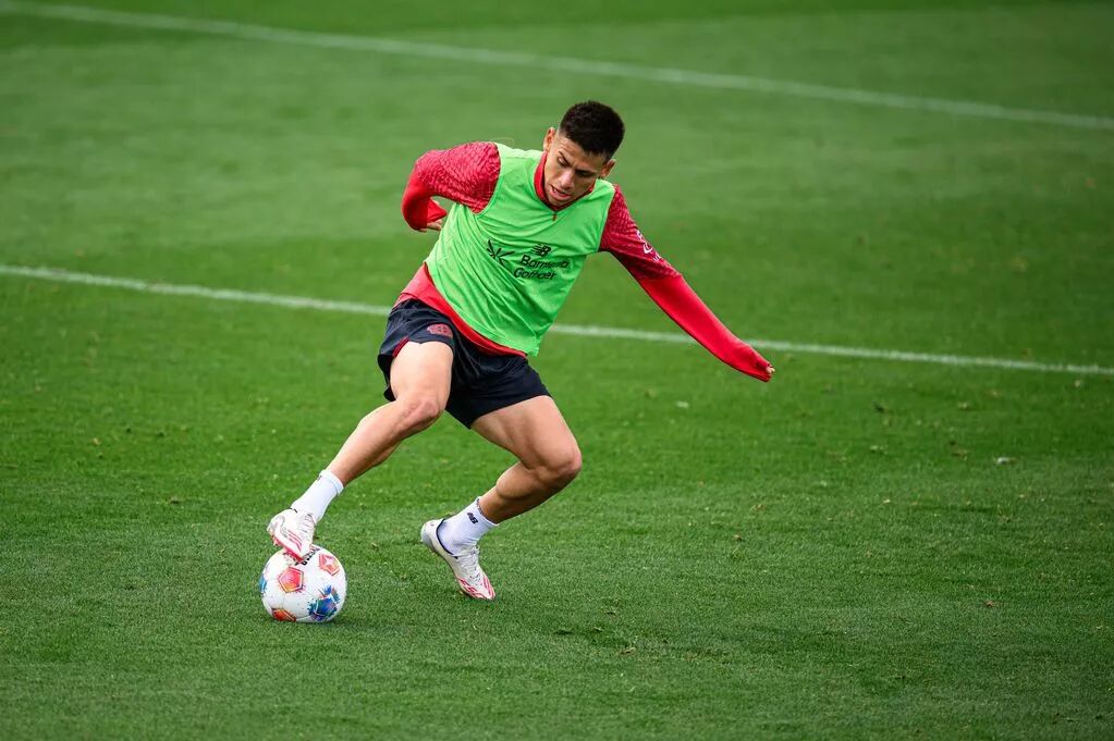 曼晚：若埃切维里在药厂仍没有机会，曼城将在一月提前召回