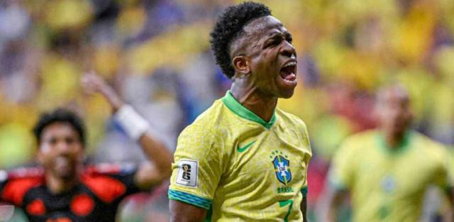 星空-维尼修斯造点+世界波 巴西2比1险胜哥伦比亚！