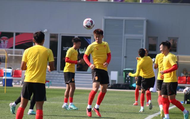 星空-吴曦全速调整追赶中黎战>中塔战 后腰“双王”搭档？