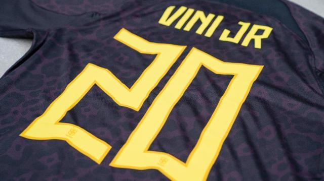 1686117164860064388.jpg camisa-da-selecao-brasileira-que-sera-usada-contra-guine-1686090855995_v2_900x506.jpg