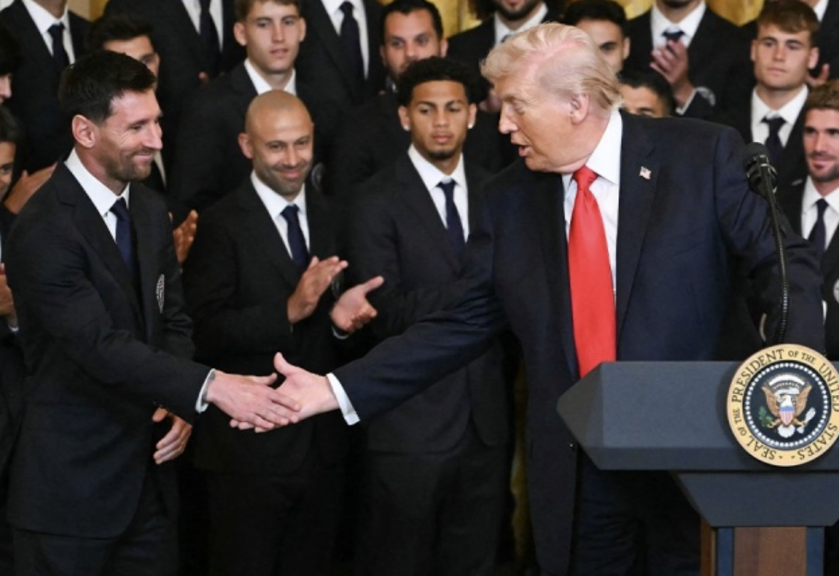 星空官网-38岁梅西率全队造访白宫！特朗普称他比贝利出色 曾夸赞C罗是GOAT